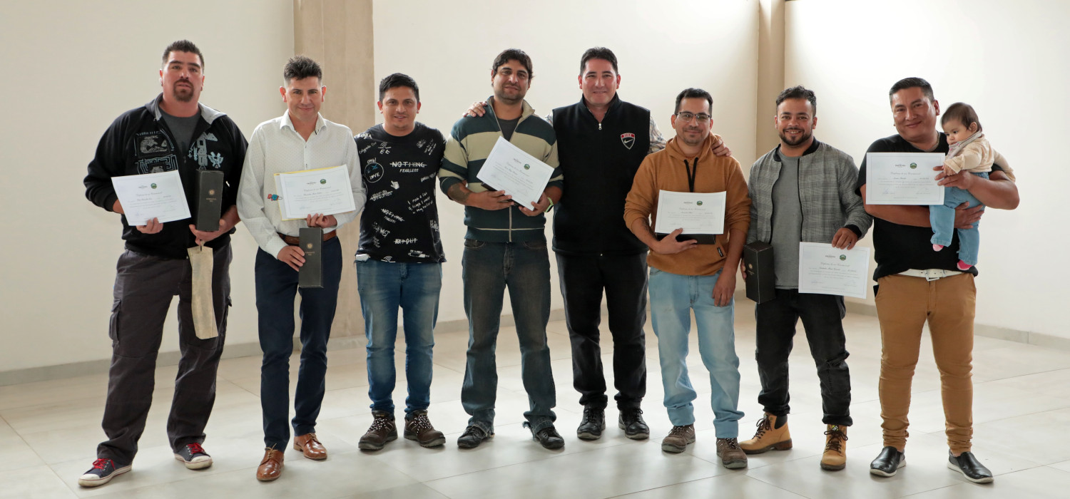 Colaboradores de Trivento celebran la finalización de sus estudios secundarios